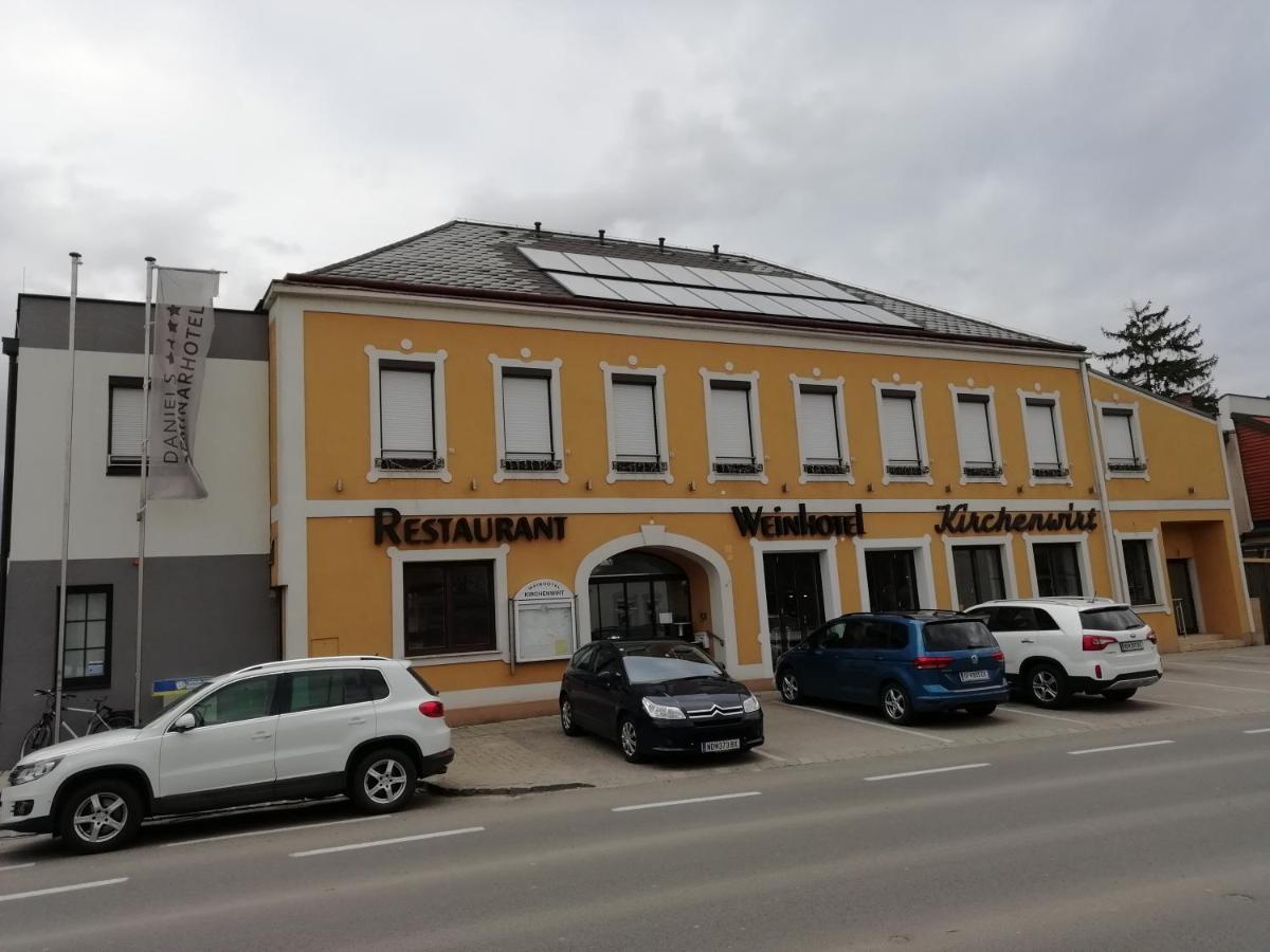 Weinhotel Kirchenwirt Gols Eksteriør billede